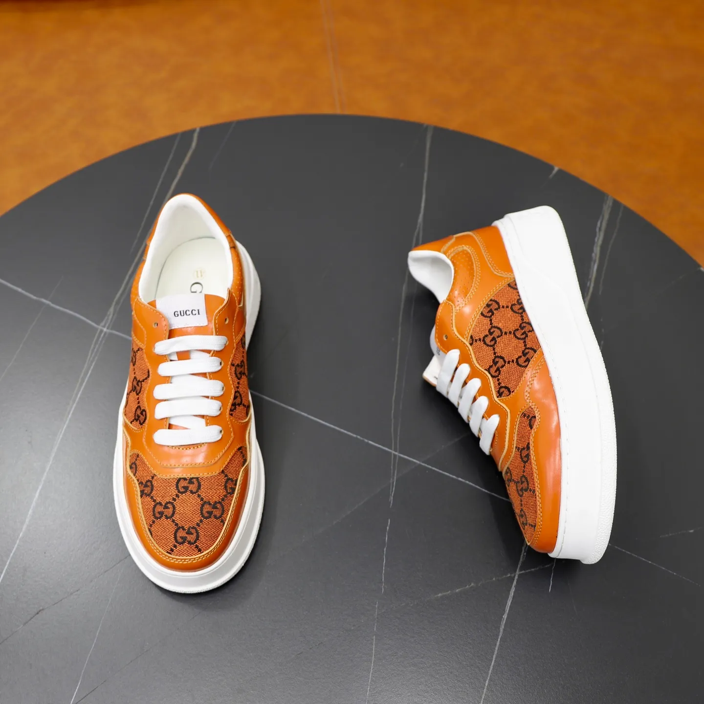 Men's shoes: 400💰🙅‍♂️🙅‍♂️🙅‍♂️ Brand: GUCCI Standard code: 38-44 (45 customized) Grade: Same as the official website Material: Original leather splicing brand cloth Comfortable and breathable sheepskin lining Lightweight wear-resistant outsole Style category: Men's fashion casual shoes Sports shoes Distinguished luxury brand elements Top luxury Color: actual picture color